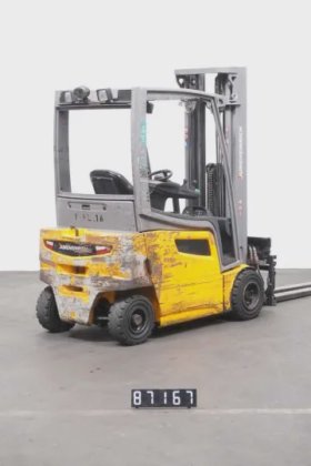 永恒力四轮前叉车