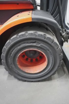 林德四轮前叉车