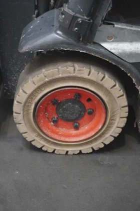 林德三轮前叉车