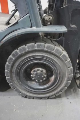 丰田四轮前装载机