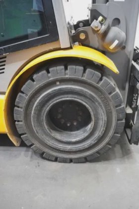 永恒力四轮前叉车