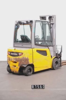 永恒力四轮前叉车