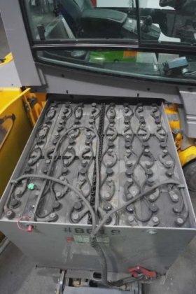 永恒力四轮前叉车