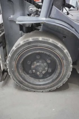 丰田四轮前装载机