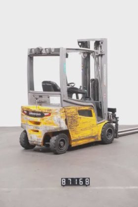 永恒力四轮前叉车