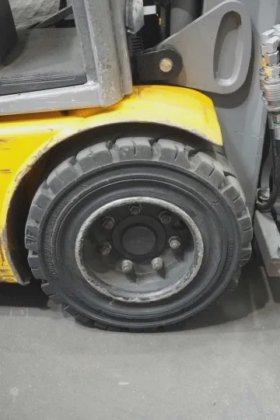 永恒力四轮前叉车