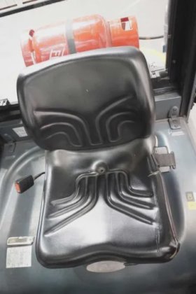 永恒力四轮前叉车