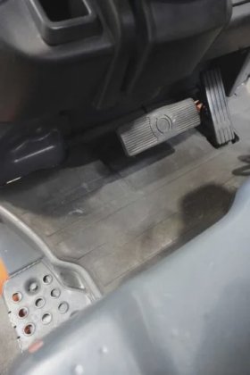 丰田三轮前装载机