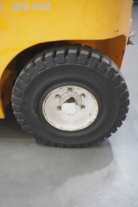 永恒力四轮前叉车