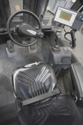 永恒力四轮前叉车