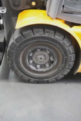 永恒力三轮前叉车