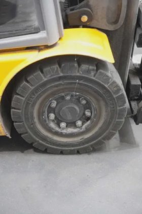 永恒力三轮前叉车