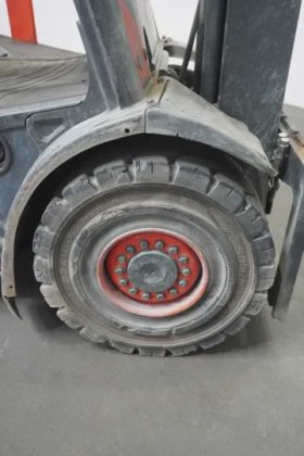 林德四轮前叉车