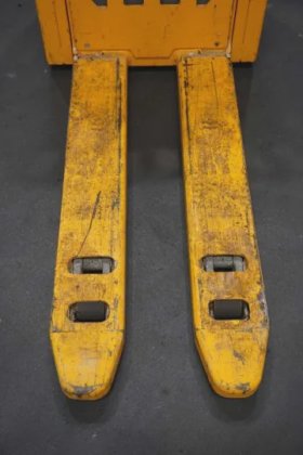 永恒力低升降卡车耕耘机