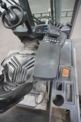 永恒力四轮前叉车