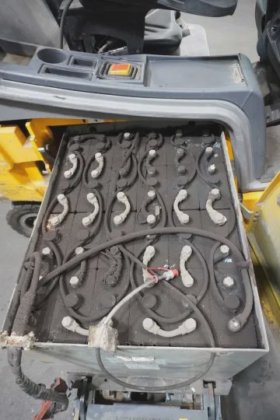 永恒力四轮前叉车