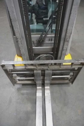 永恒力四轮前叉车