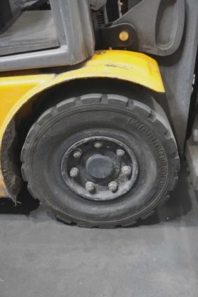 永恒力四轮前叉车