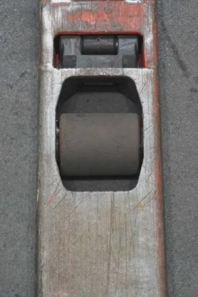 林德低叉车驾驶室