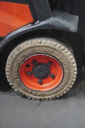 林德三轮前叉车