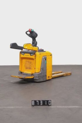 永恒力低叉车驾驶室