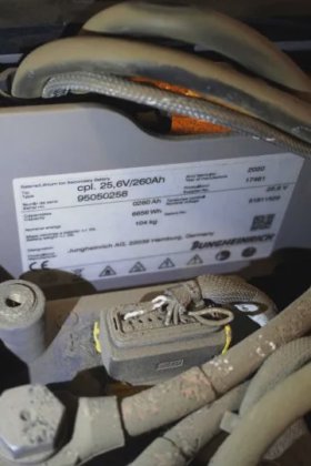 永恒力低叉车驾驶室