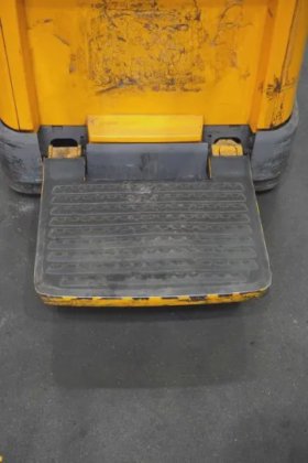 永恒力低叉车驾驶室