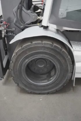 STILL 四轮前装载机