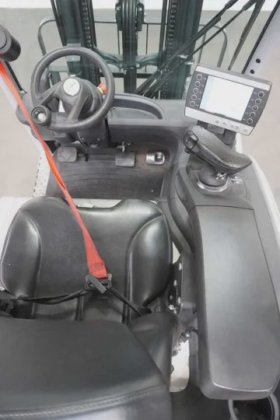 STILL 三轮前装载机