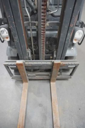 林德三轮前叉车