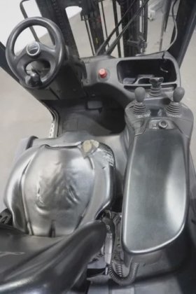 林德三轮前叉车