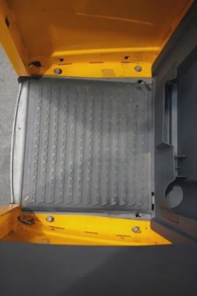 永恒力低叉车驾驶室