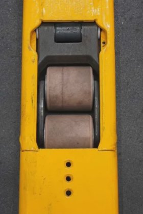 永恒力低叉车驾驶室