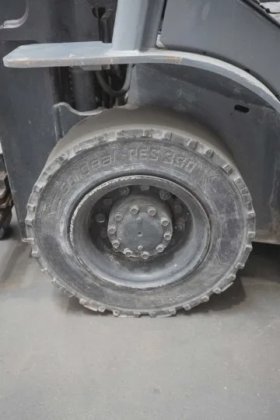 丰田四轮前装载机