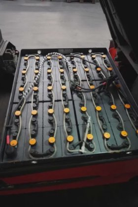 林德四轮前叉车