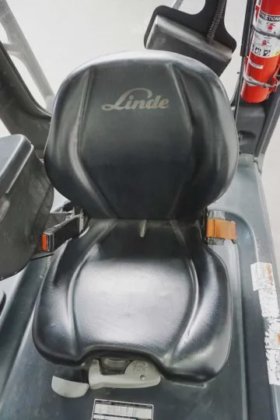 林德四轮前叉车