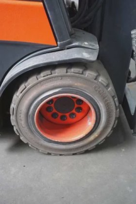 林德四轮前叉车