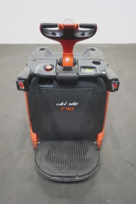 林德低叉车驾驶室