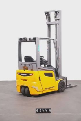 永恒力三轮前叉车