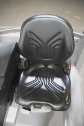 永恒力三轮前叉车