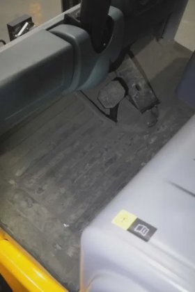 永恒力三轮前叉车