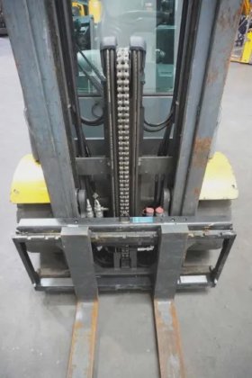 永恒力四轮前叉车