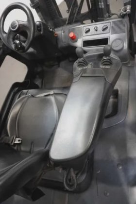 林德四轮前叉车