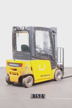 永恒力四轮前叉车