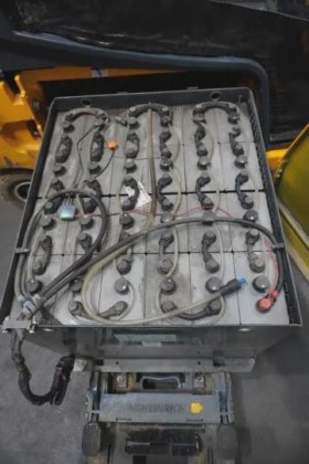 永恒力四轮前叉车