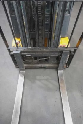 永恒力四轮前叉车