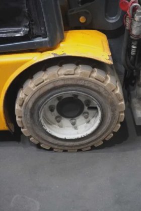 永恒力四轮前叉车