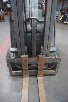 林德四轮前叉车