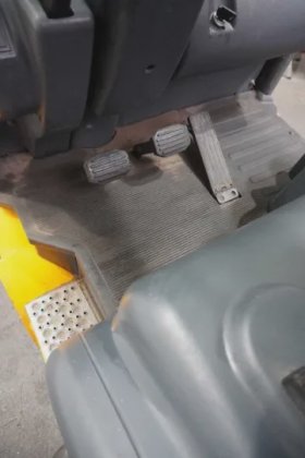 永恒力四轮前叉车