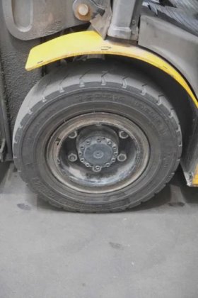 永恒力四轮前叉车